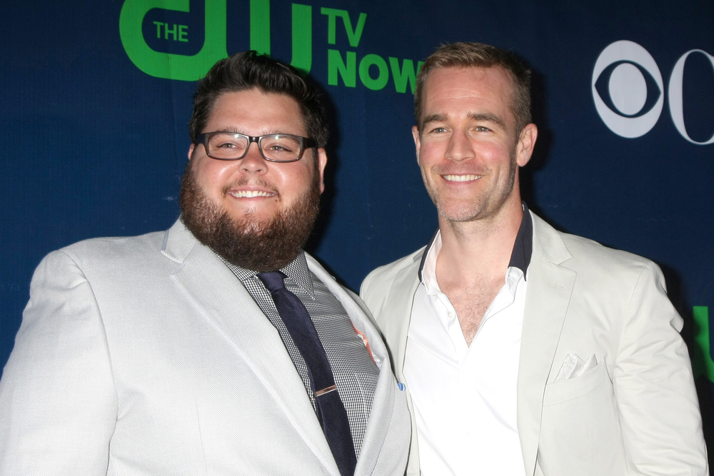 LOS ANGELES - AUG 10:  Charley Koontz, James Van Der Beek at the CBS TCA Summer 2015 Party at the Pacific Design Center on August 10, 2015 in West Hollywood, CA