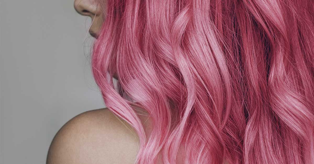 Woman’s Boss Banned Her Pink Hair, So She Started Wearing Big Ugly Wigs