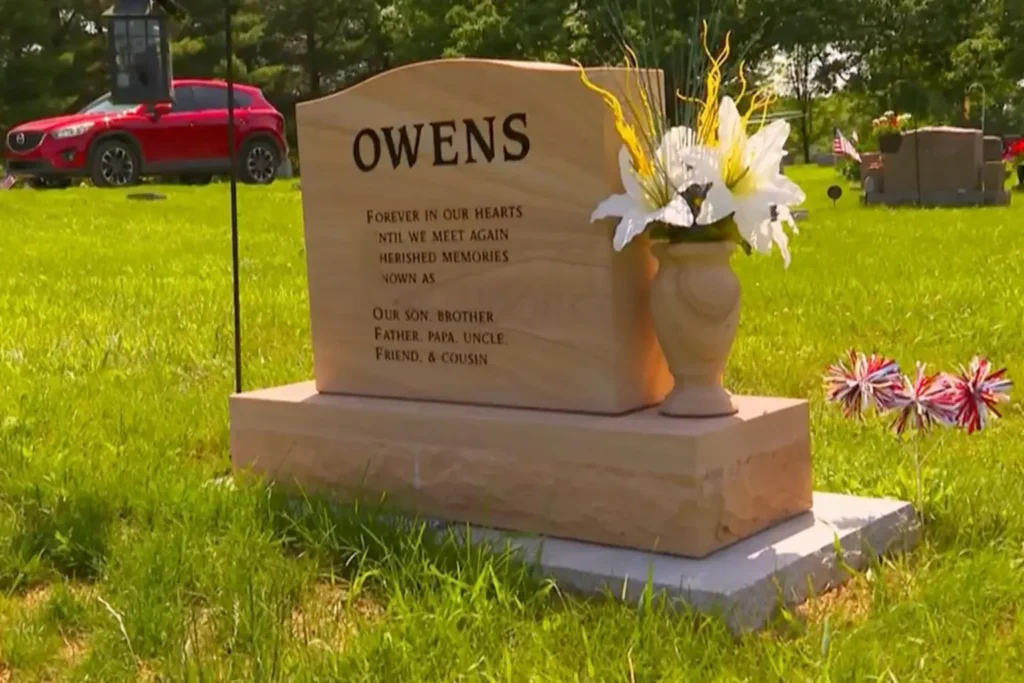 An encoded message on a father's tombstone in Iowa has sparked controversy.

https://nypost.com/wp-content/uploads/sites/2/2022/06/owens-family-headstone-joke-5.jpg?resize=1536,1024&quality=75&strip=all
