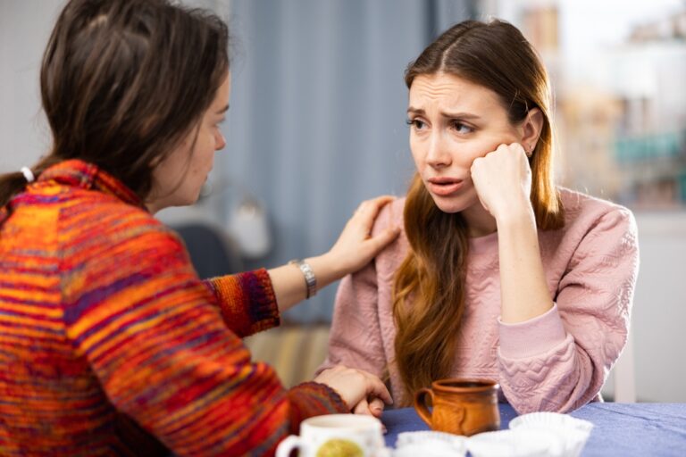 Have You Been Victim To “Nice Bullying”? Here’s What It Means - Featured image