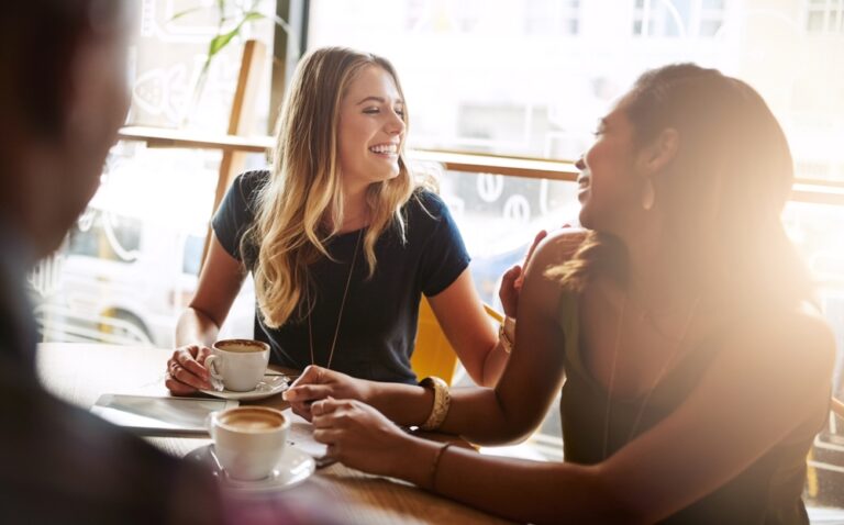 7 Signs You Are an Introvert Forcing Yourself to Be an Extrovert - Featured image