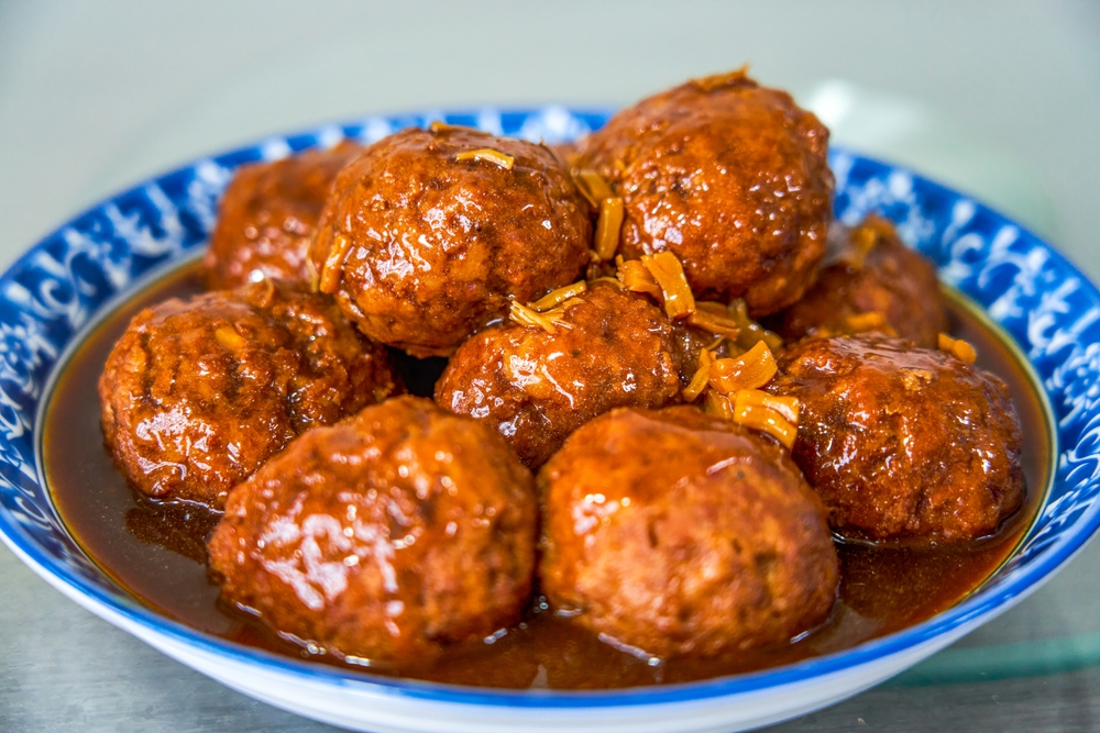 Delicious and flavorful braised lion's head meatballs (Chinese dish)