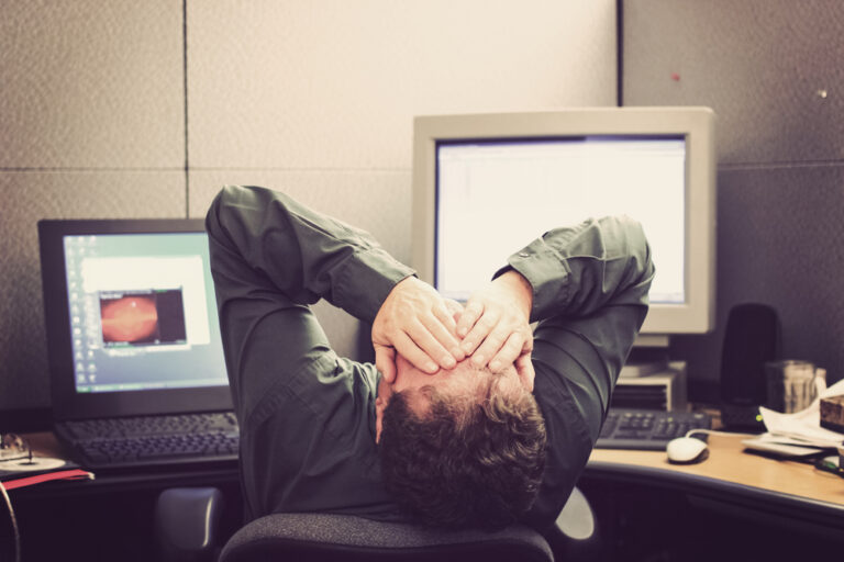 Workplace Stress Causes A Very Specific Type Of Headache That Hijacks The Nervous System - Featured image