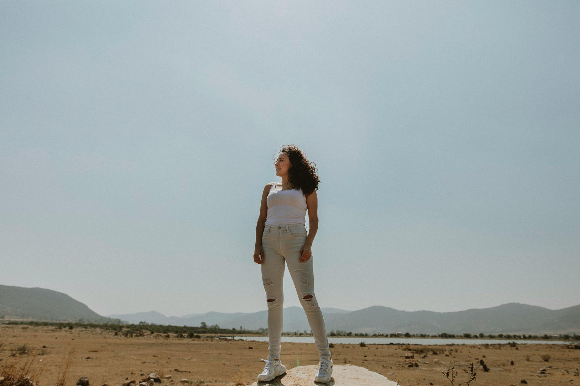 12 Ways People Become Stronger Without Family Support