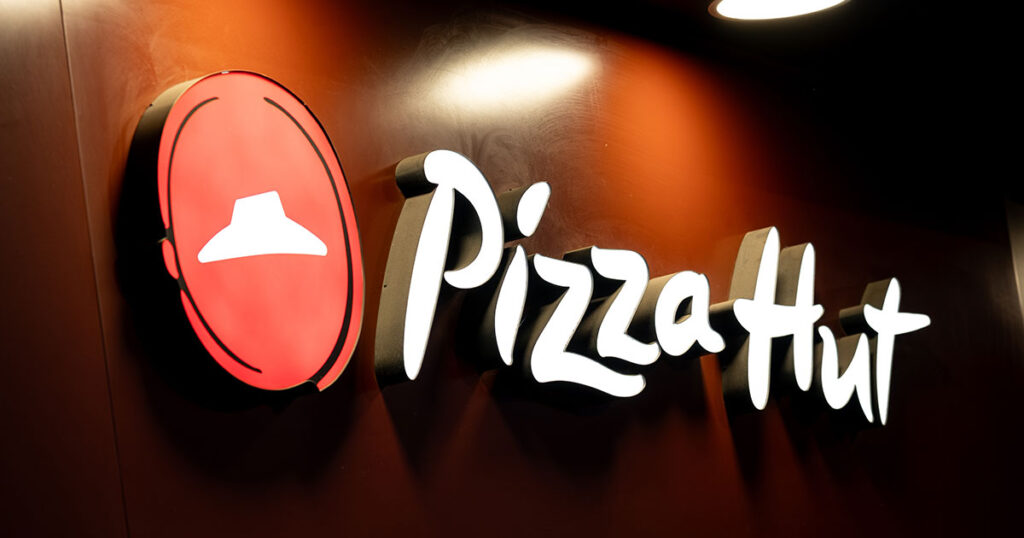 Nostalgic customers rejoice as Pizza Hut brings back restaurant features - Featured image