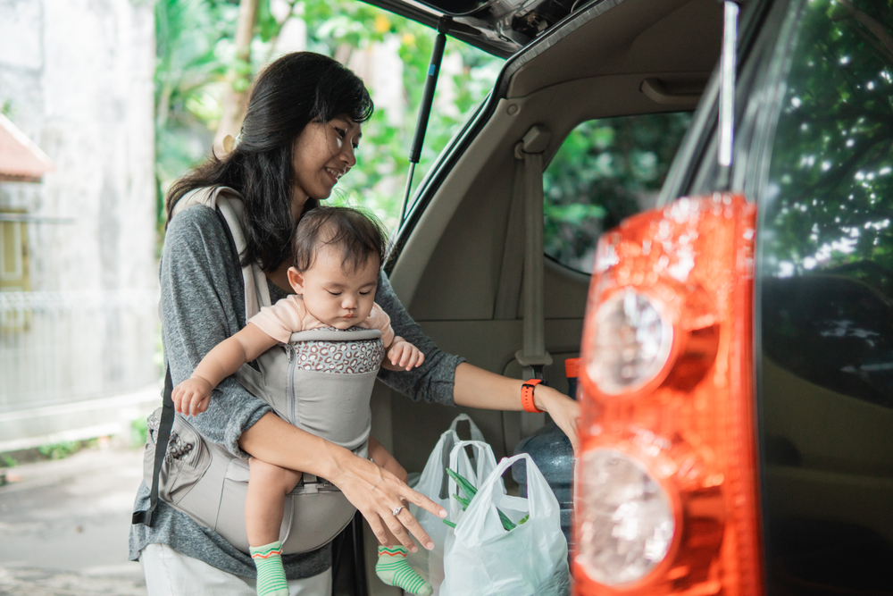 Grocery Driver Reported for Bringing Child Along, Internet Responded With A Lesson in Empathy - Featured image