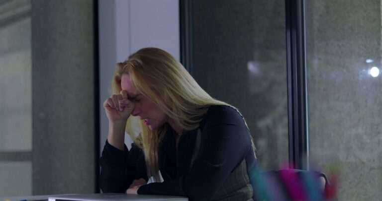 8 Signs of ADHD Burnout in Women That Go Unnoticed - Featured image