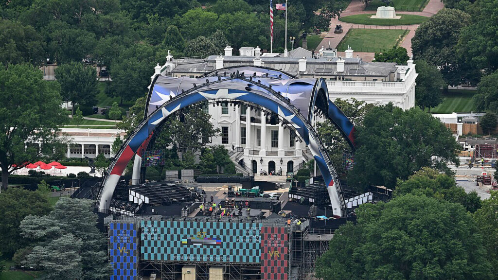 Trump Says the White House UFC Arena Might Never Come Down - Featured image