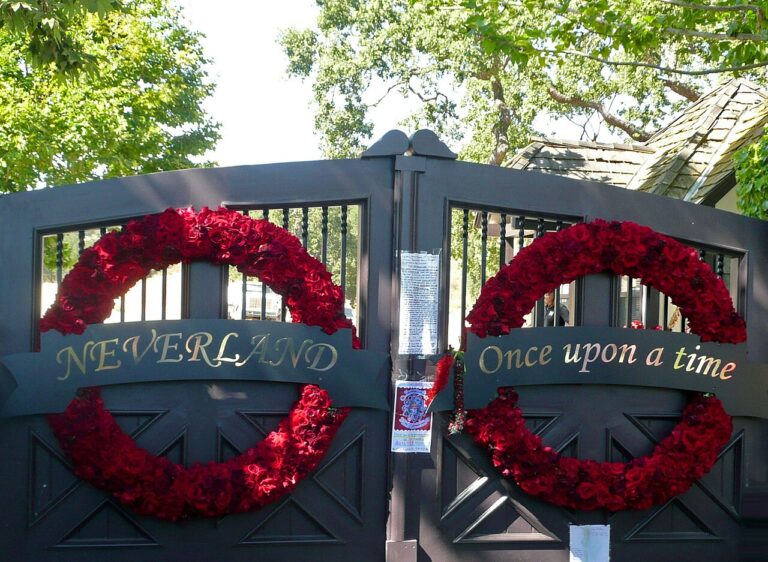 Michael Jackson Neverland Raid: What Police Found - Featured image
