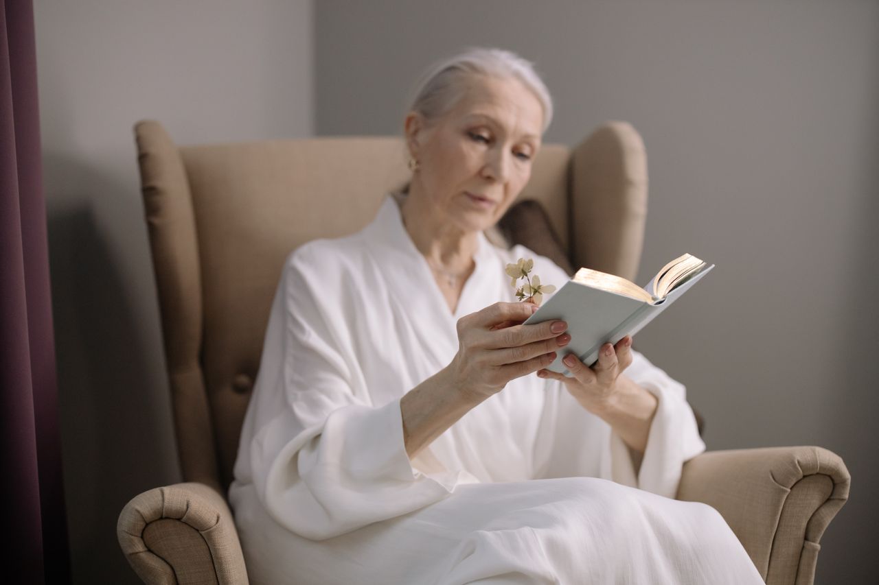 Death Doula Reveals 6 Questions All Dying People Regret Not Answering