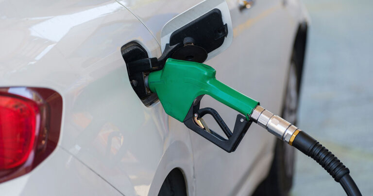 Billionaire Opens Gas Station With Cheap Gas Prices Under $1 and Drivers Lose Their Minds - Featured image