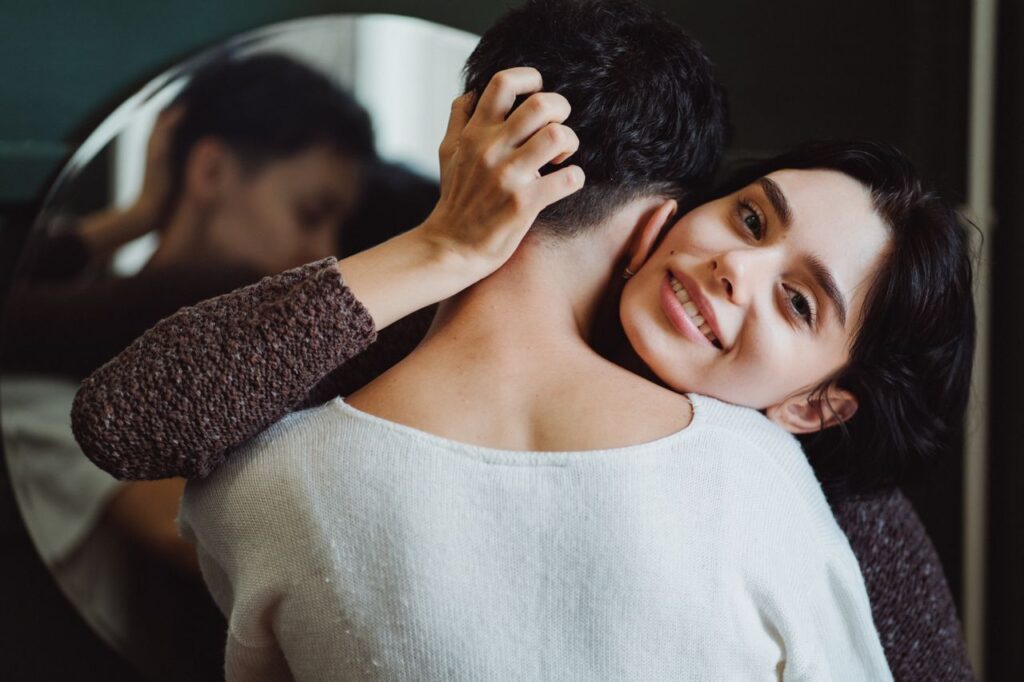 11 Tactics Narcissistic Wives Use to Manipulate Their Husbands - Featured image