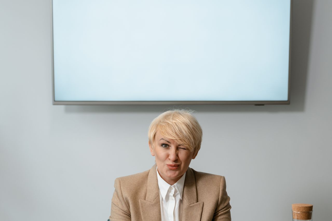 woman with side part