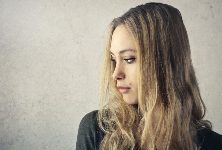 12 Ways Society Pressures Women Into Motherhood - Featured image