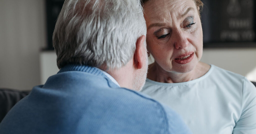 20 Obvious Signs a Retired Couple Is Headed for Divorce - Featured image