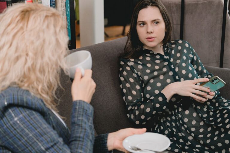 10 Phrases Someone With Zero Empathy Uses in Casual Conversation - Featured image