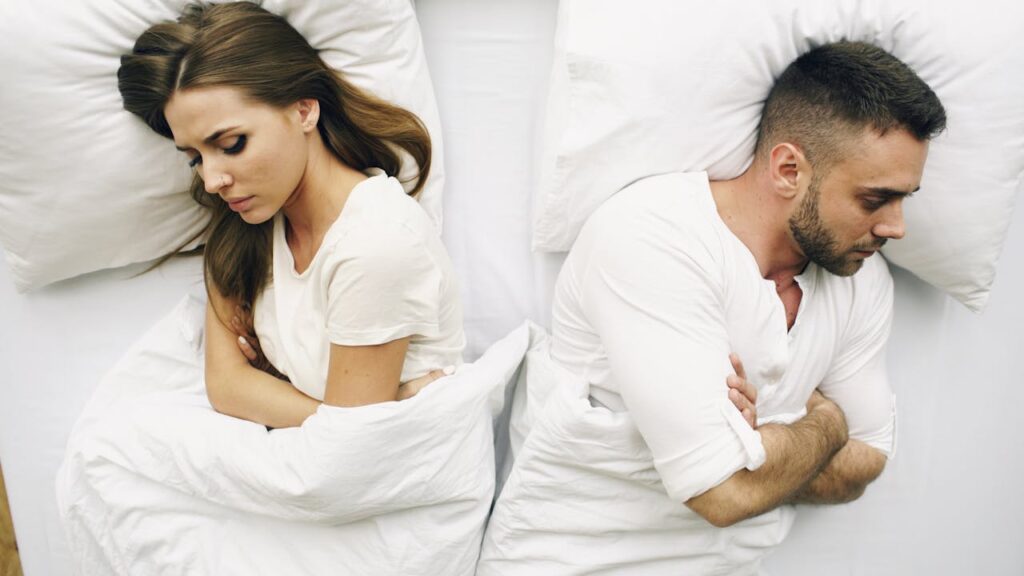 13 Signs Your Relationship Is Running on the Bare Minimum - Featured image