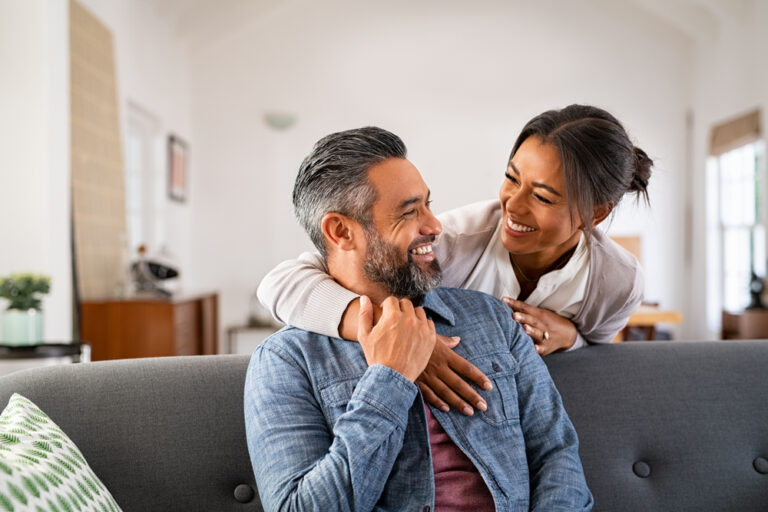 9 Things A Husband Does Differently When He Actually Likes His Wife - Featured image
