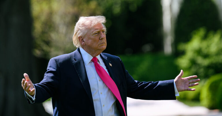 52% of Americans use this one word to describe Trump in new poll - Featured image