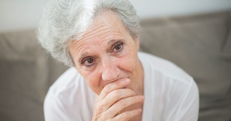 A psychiatrist named 6 personality changes that may signal dementia - Featured image