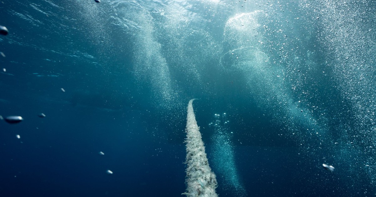 A Submarine Found Something Strange Under Antarctica — Then Vanished Forever