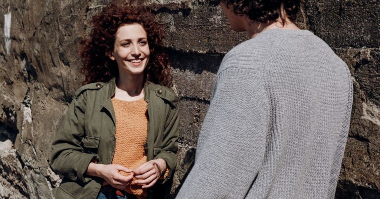 Manipulators Hide Behind Fake Kindness by Using These 12 Sneaky Tactics - Featured image