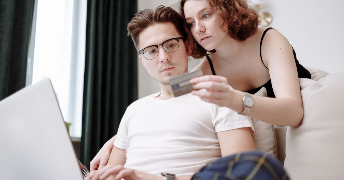 12 Money Moves Couples Make That Quietly Destroys Their Marriage Little By Little