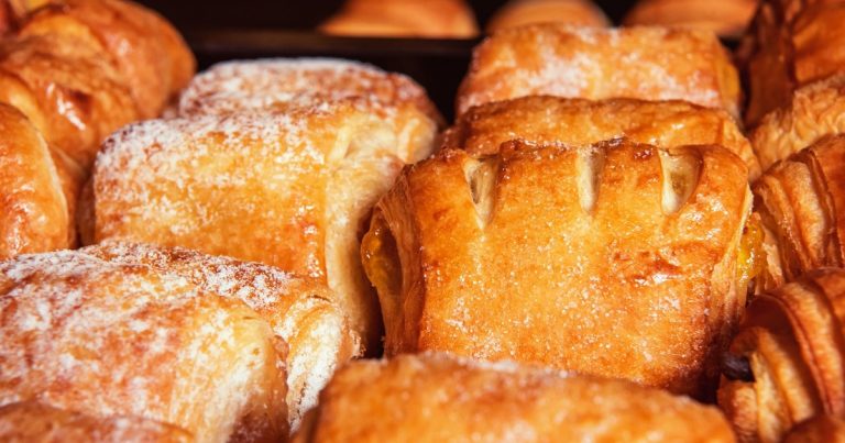 14 Breakfast Foods That Are Actually the Worst Thing to Eat in the Morning - Featured image