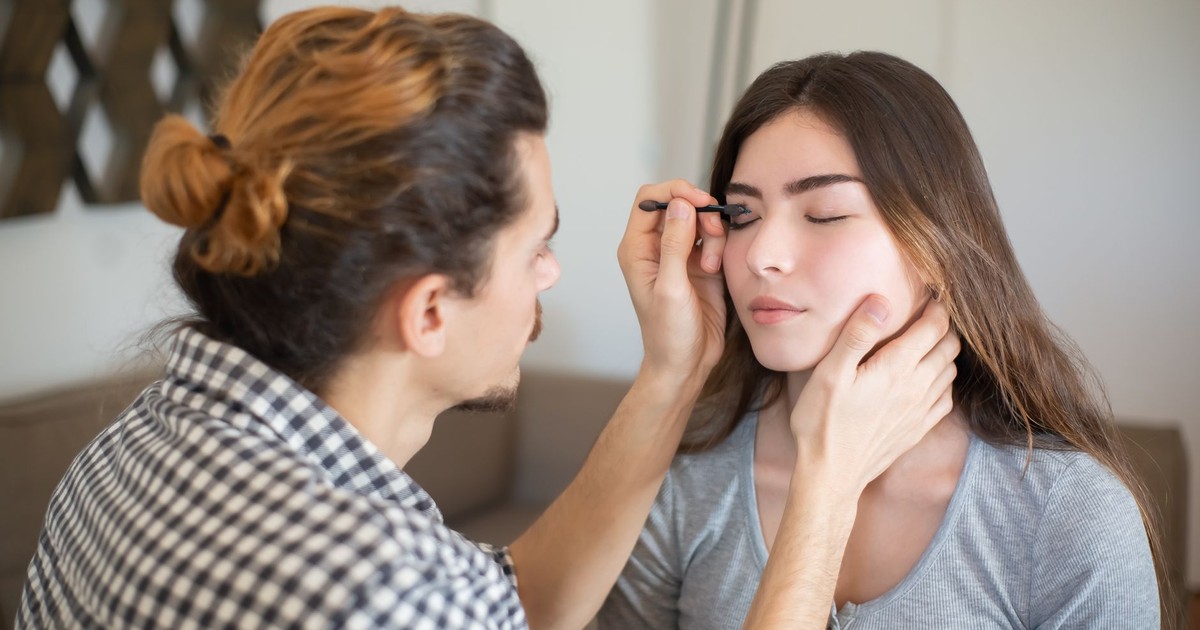 20 Female Habits Men Find Completely Confusing — Explained