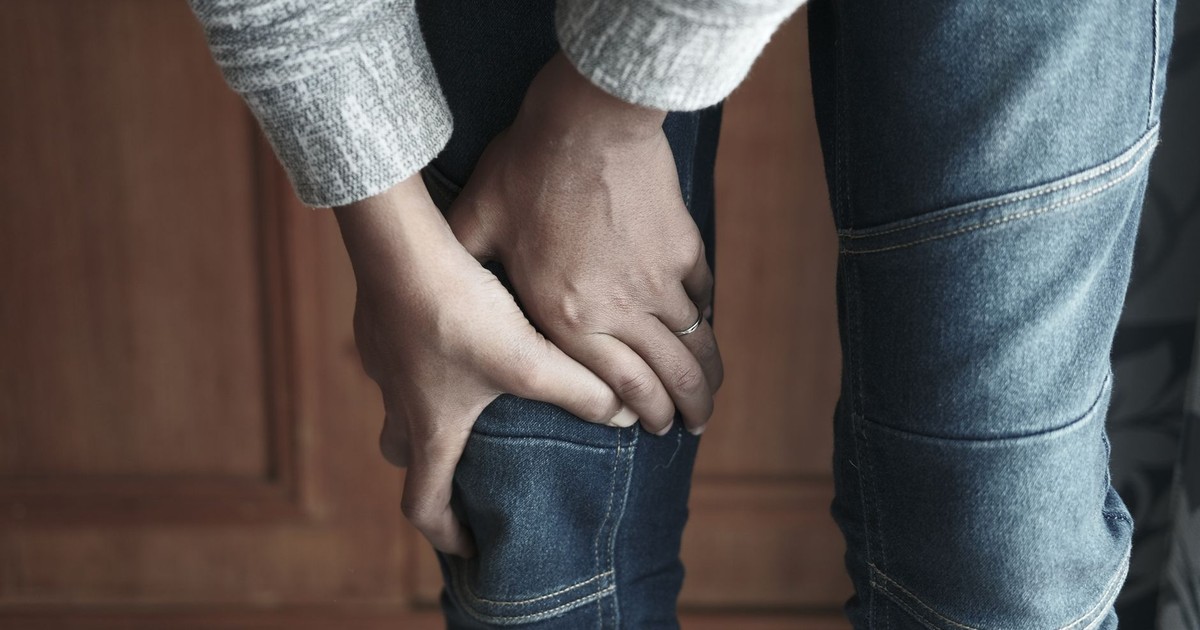 If Your Knees Are Cracking When You Stand, Do These 3 Exercises