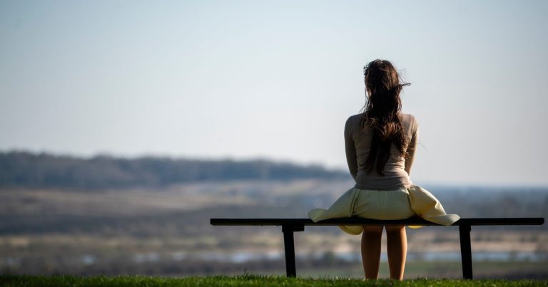 8 Zodiac Signs Who Honestly Thrive Better on Their Own - Featured image