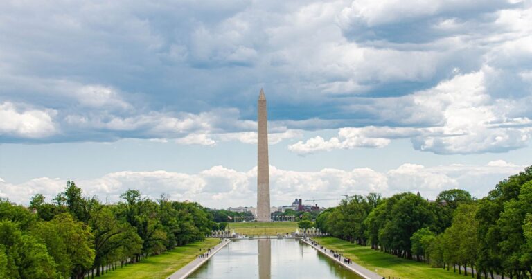 Biden Drops “What a Loser” Over Trump’s Reflecting Pool Disaster - Featured image
