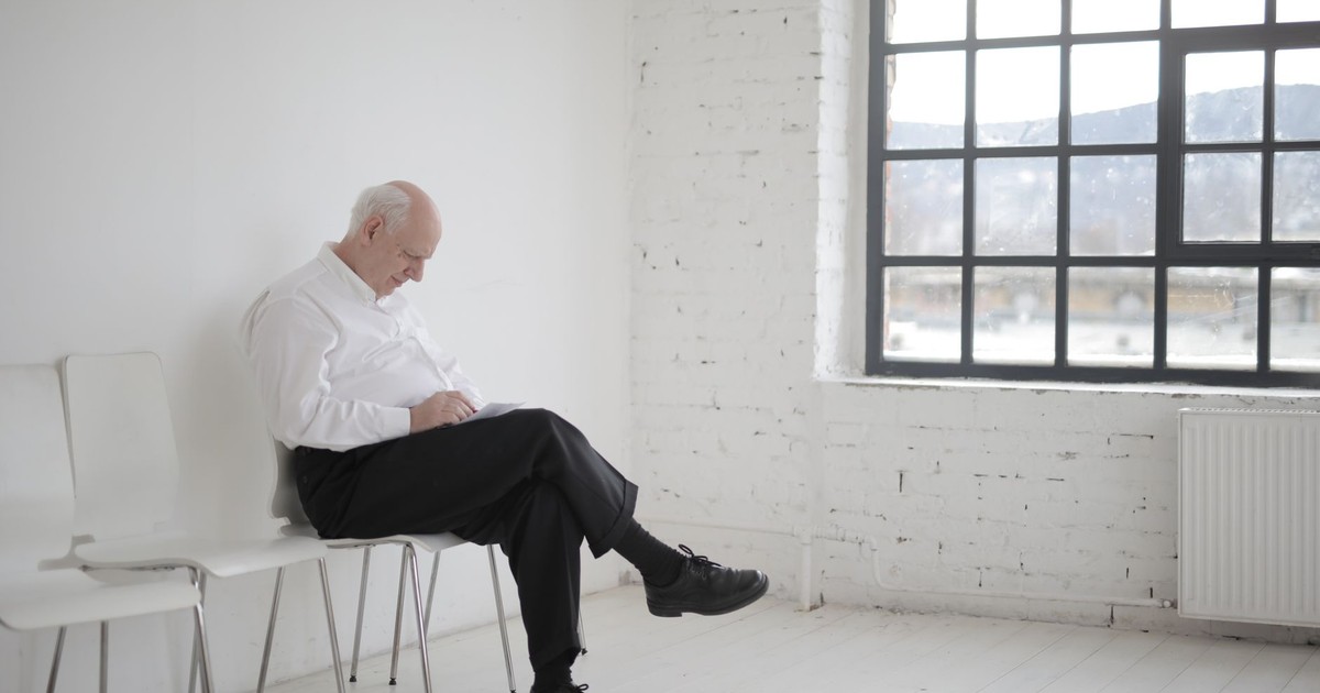 A Biologist Who Predicted Deaths Shares Illness Warning Signs to Know