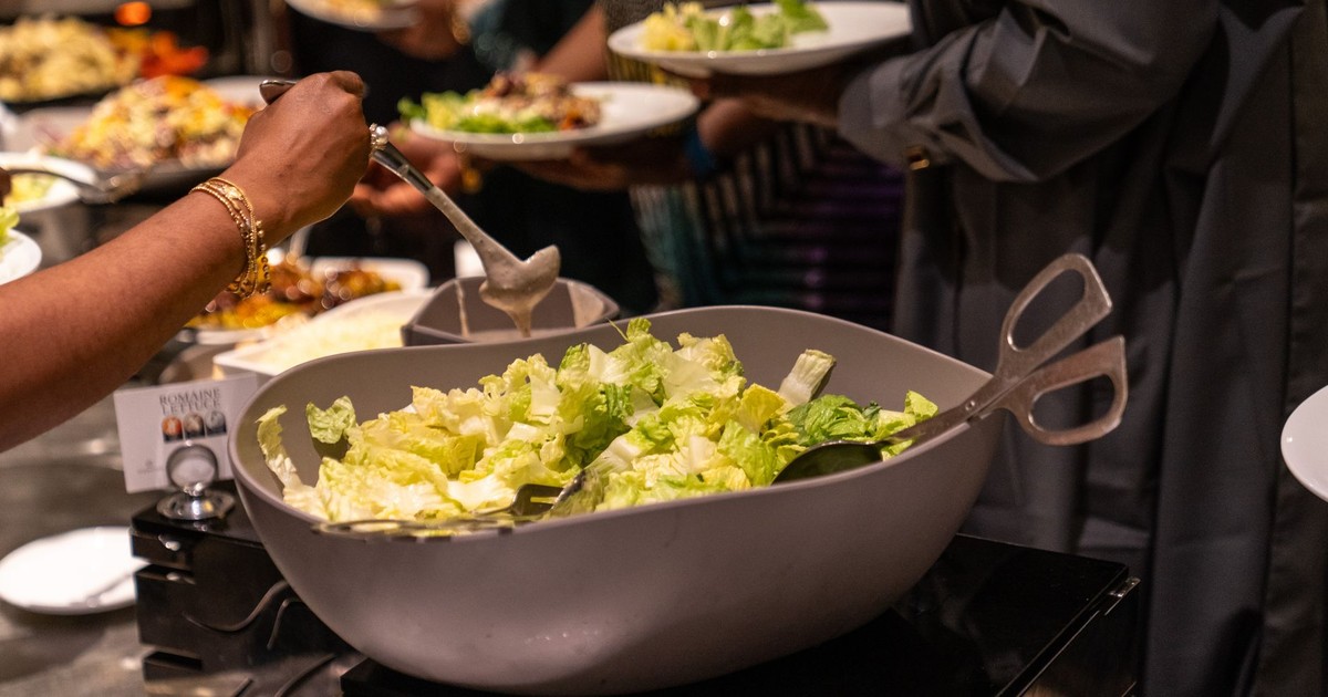 The Viral Claim About Olive Garden’s Unlimited Salad Secret Strategy, Explained
