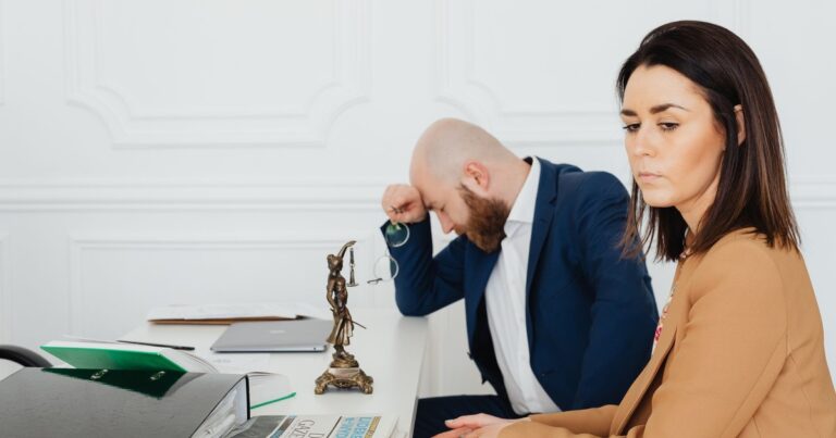 Divorcing a Narcissist: 10 Things You’ll Experience - Featured image