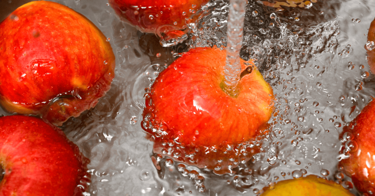 How to Clean Fruits and Vegetables the Right Way — So You Stay Safe - Featured image