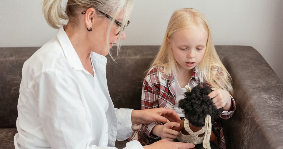 How Dementia Therapy Dolls Help Memory Care Residents