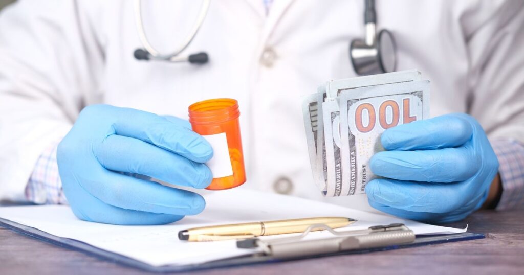 Cancer Drug That Sells For $900 In America Priced For Cents In Another Country, Woman Finds - Featured image