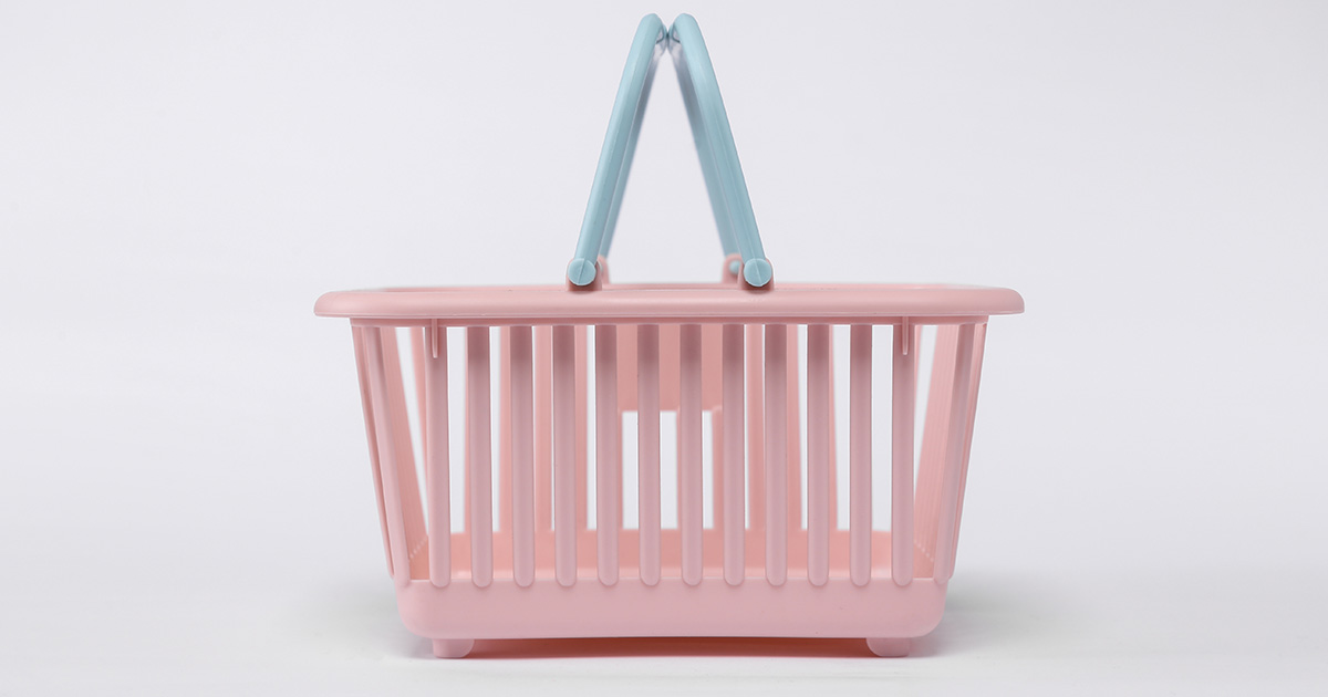 Finland’s Pink Grocery Basket Trend Lets Shoppers Know They’re Single and Looking for Love