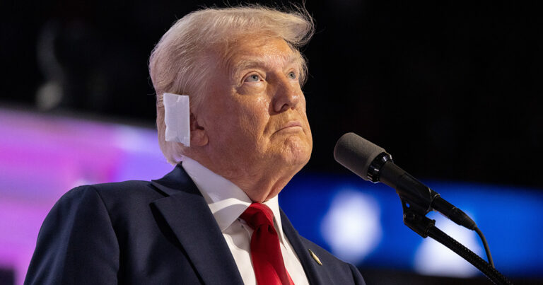 35 Times Trump Said Something So Foolish it Left the Room Stunned - Featured image