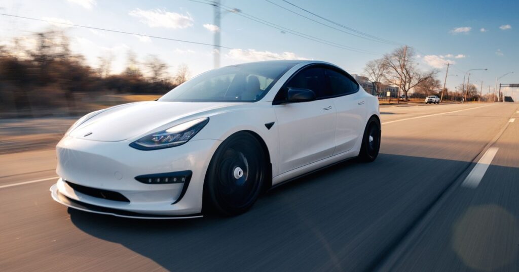 Tesla Autopilot Detection Fails Painted Wall Test - Featured image
