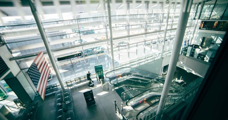 TSA Says You Can Hang a Hammock in the Airport — With One Catch - Featured image