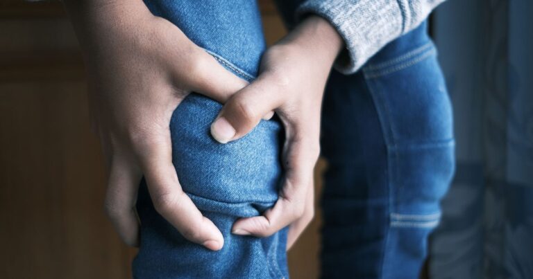 Why Are Your Joints Getting So Much Louder As You Age? - Featured image