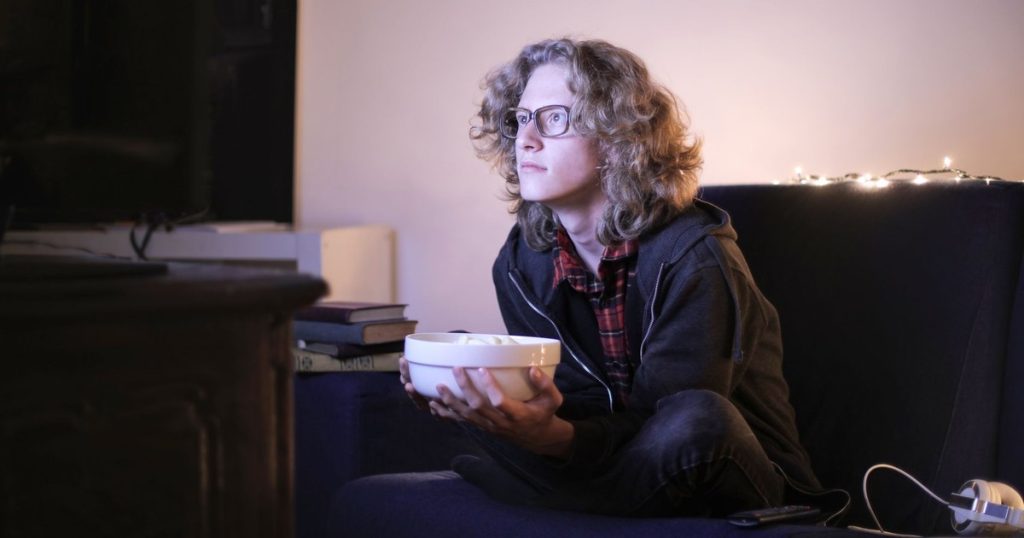 The Real Science Behind Your Emotional Attachment to TV Shows - Featured image