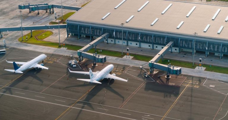 ICE Airport Arrests Are Rising — Here’s What’s Really Happening - Featured image