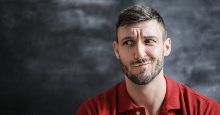 11 Colors Women Actually Find Attractive on Men (Backed by Science) - Featured image