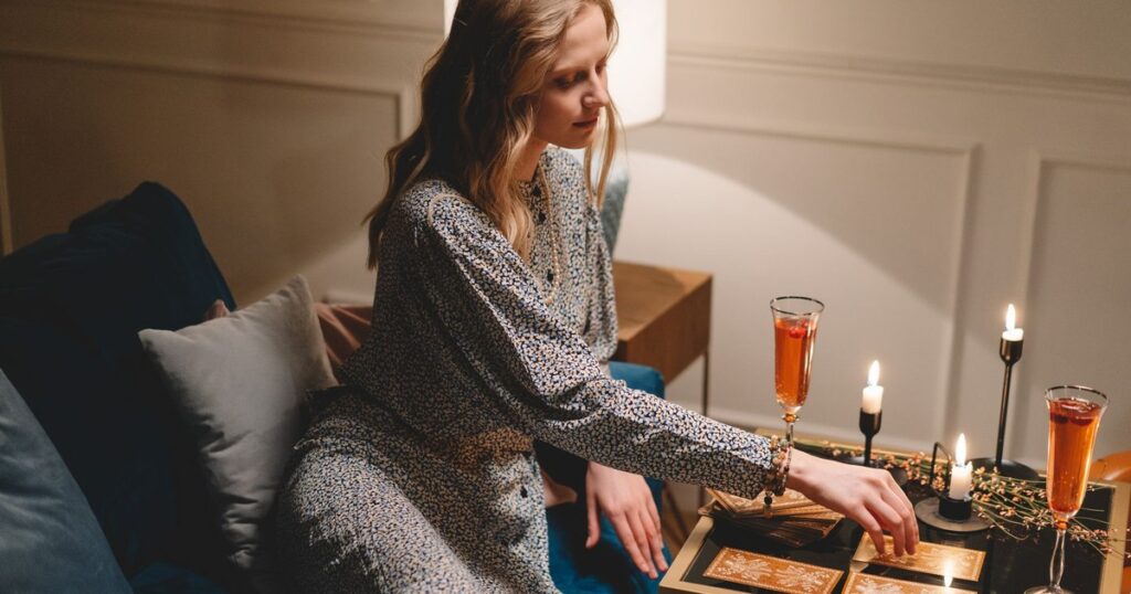 Dietitians Share 4 Evening Habits That Stop Bloating Before You Sleep - Featured image