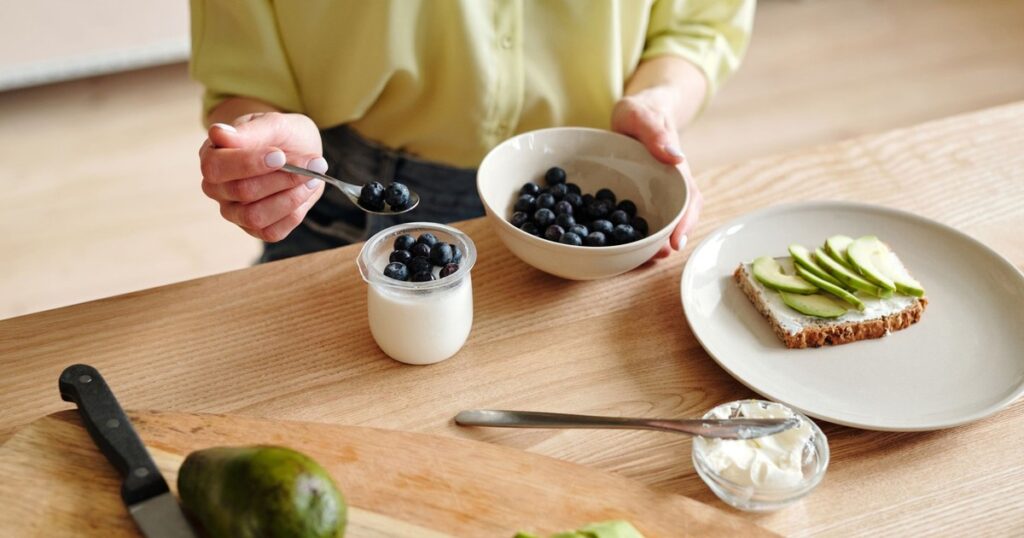 One Avocado a Day Could Lower Your Heart Disease Risk, Study Finds - Featured image
