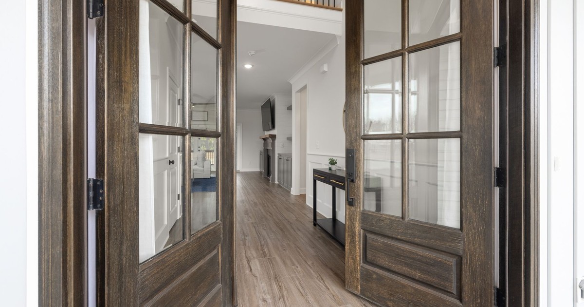 Why Your Entryway Feels Unwelcoming (And 8 Fixes)