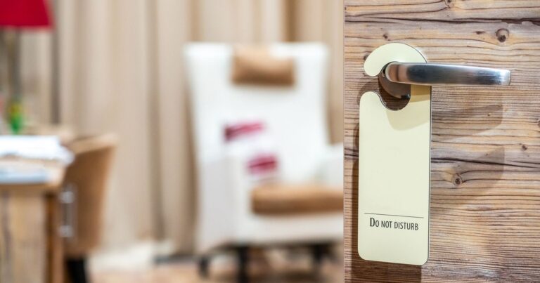 11 Things Every Smart Traveler Does Before Unpacking in a Hotel - Featured image